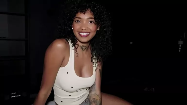 Ebony Riding, Skinny Ebony